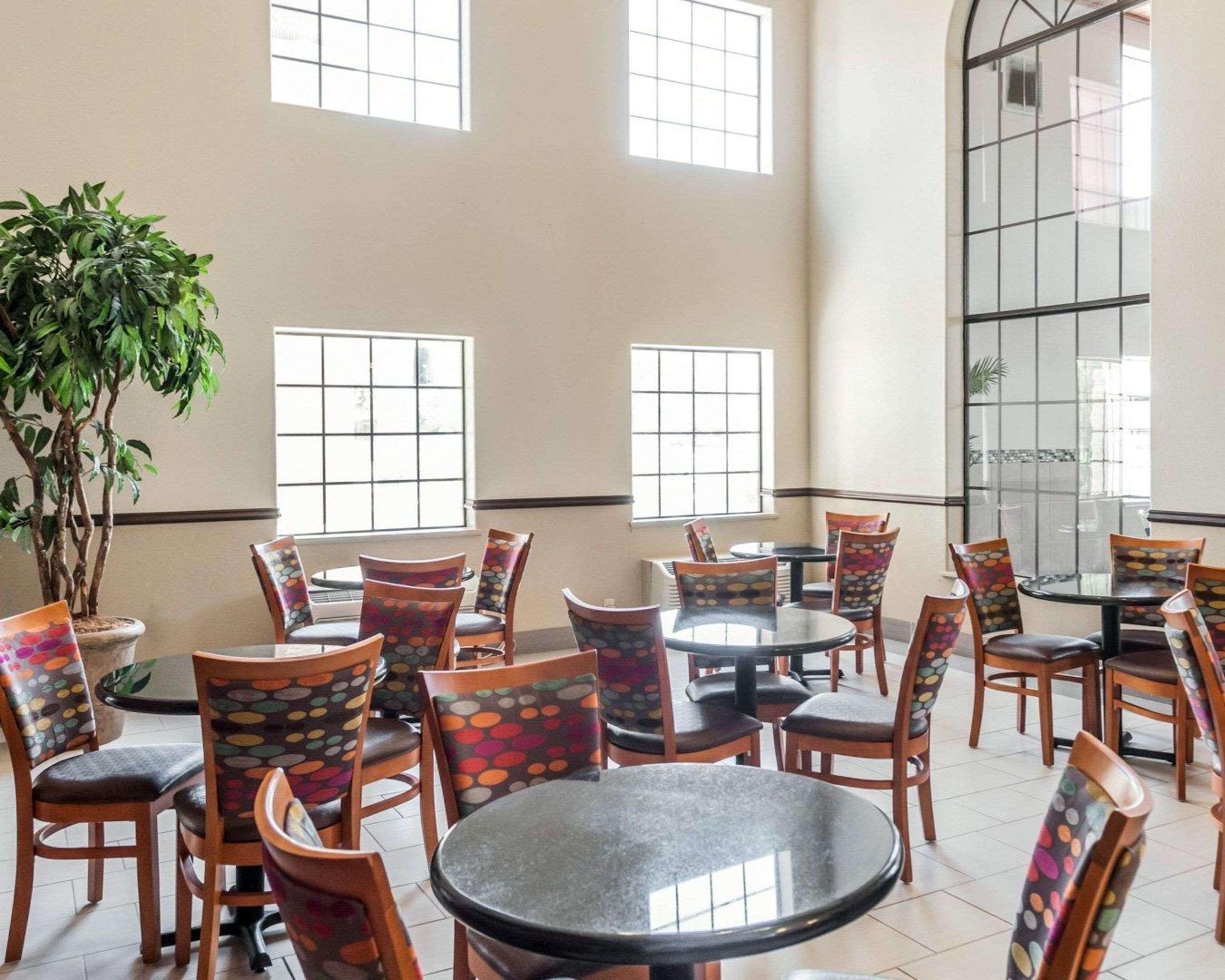 Quality Inn & Suites Albuquerque West Екстериор снимка