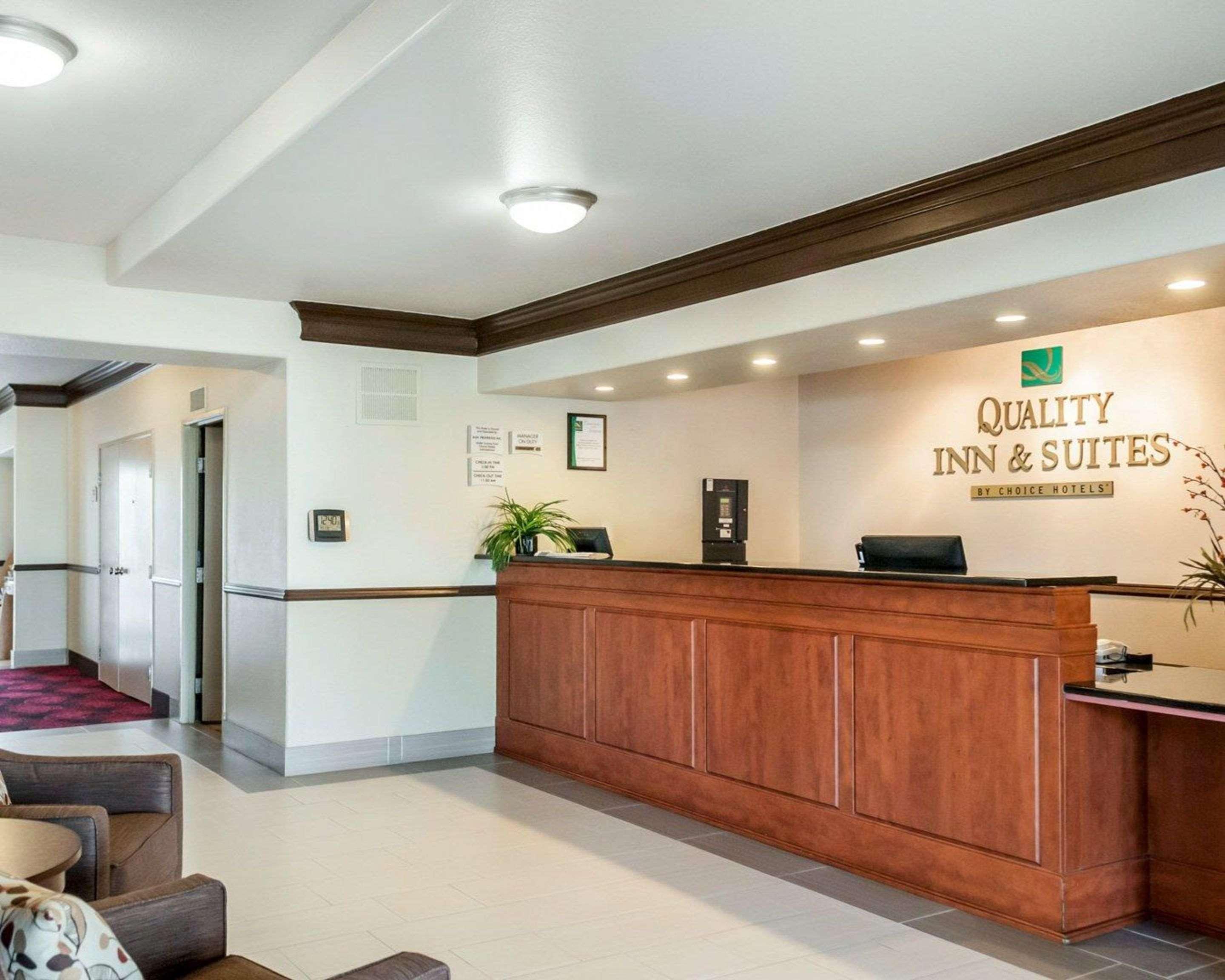 Quality Inn & Suites Albuquerque West Екстериор снимка