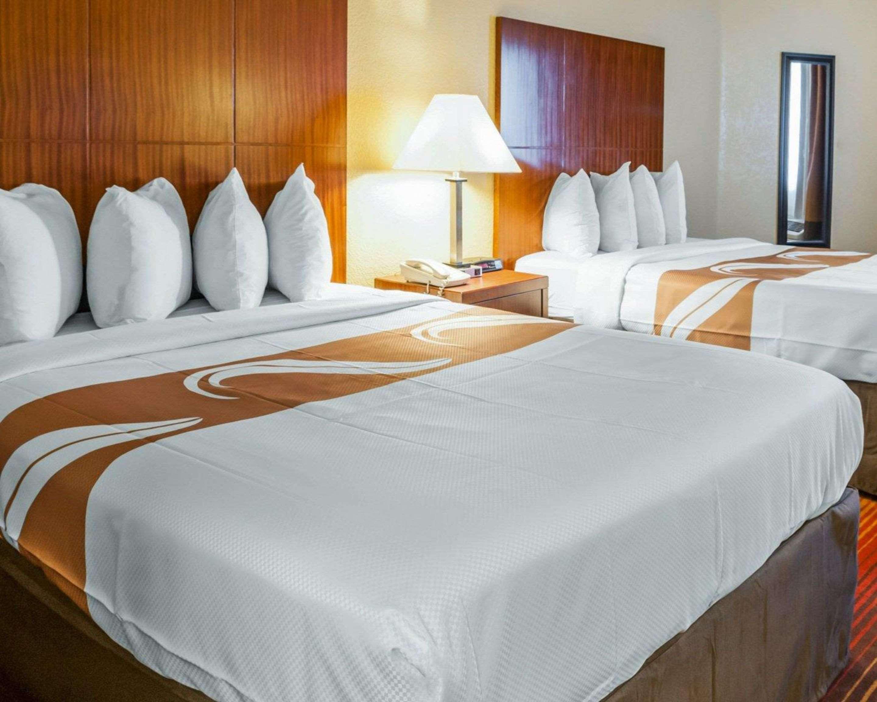 Quality Inn & Suites Albuquerque West Екстериор снимка
