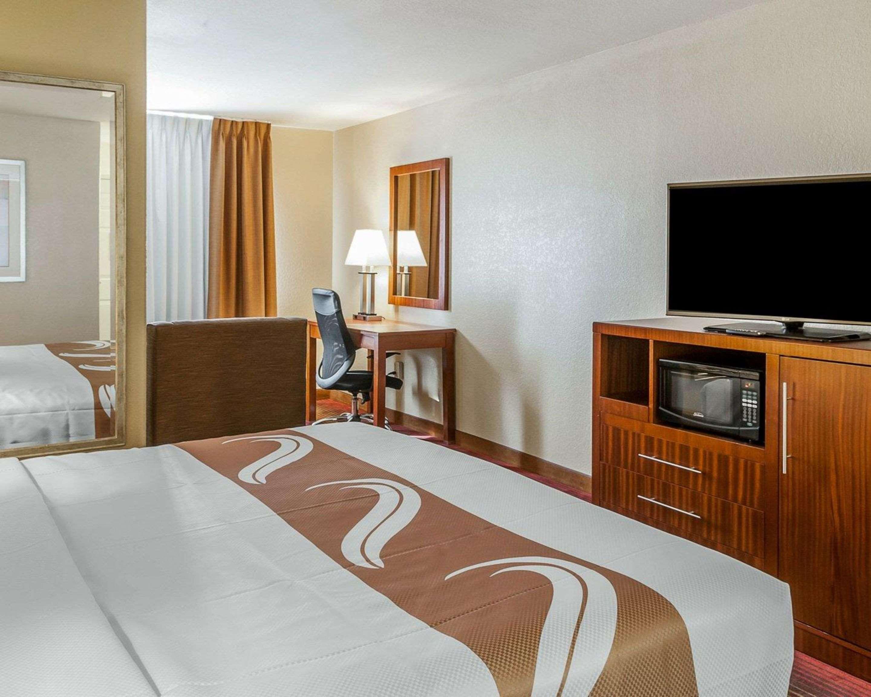Quality Inn & Suites Albuquerque West Екстериор снимка
