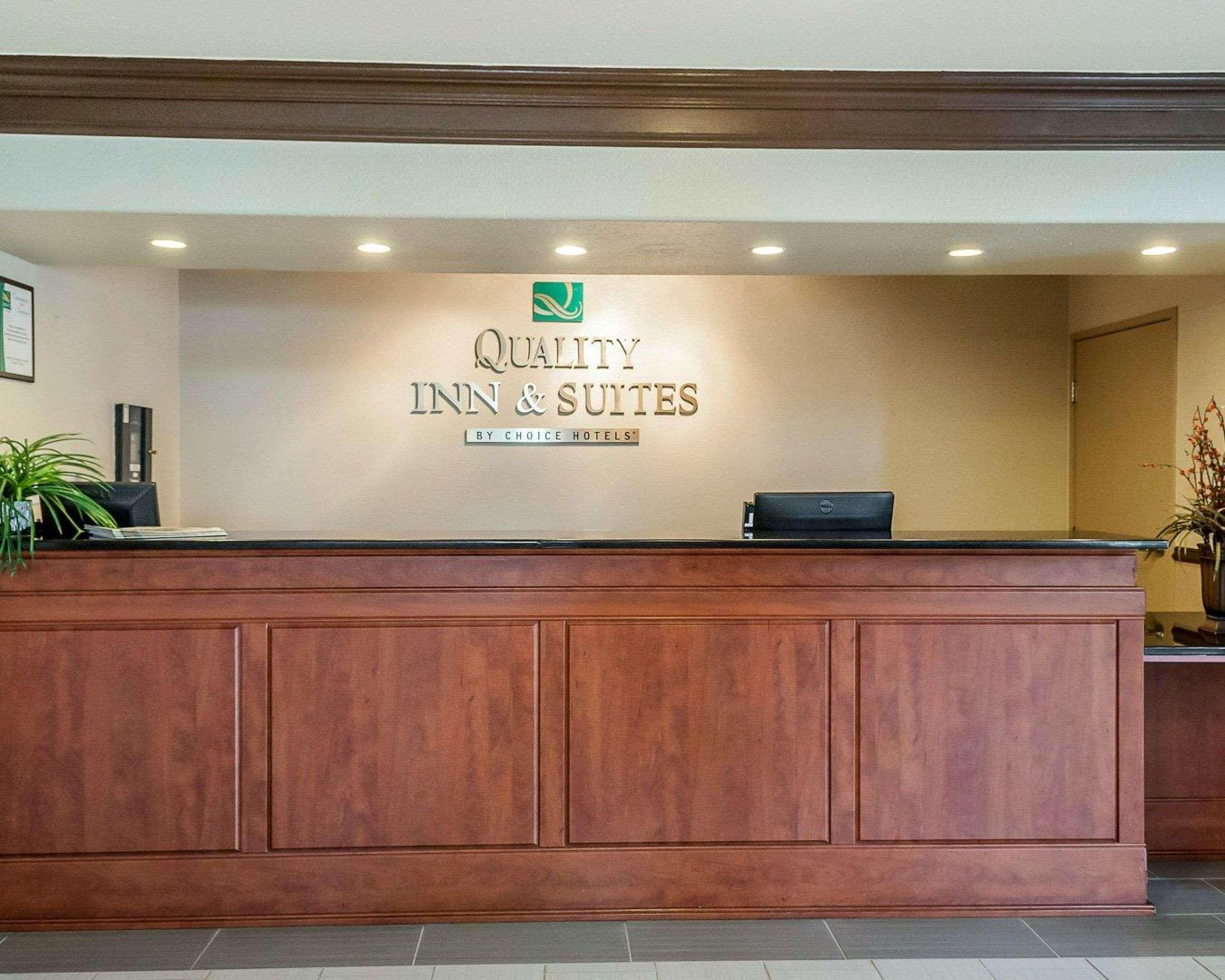 Quality Inn & Suites Albuquerque West Екстериор снимка