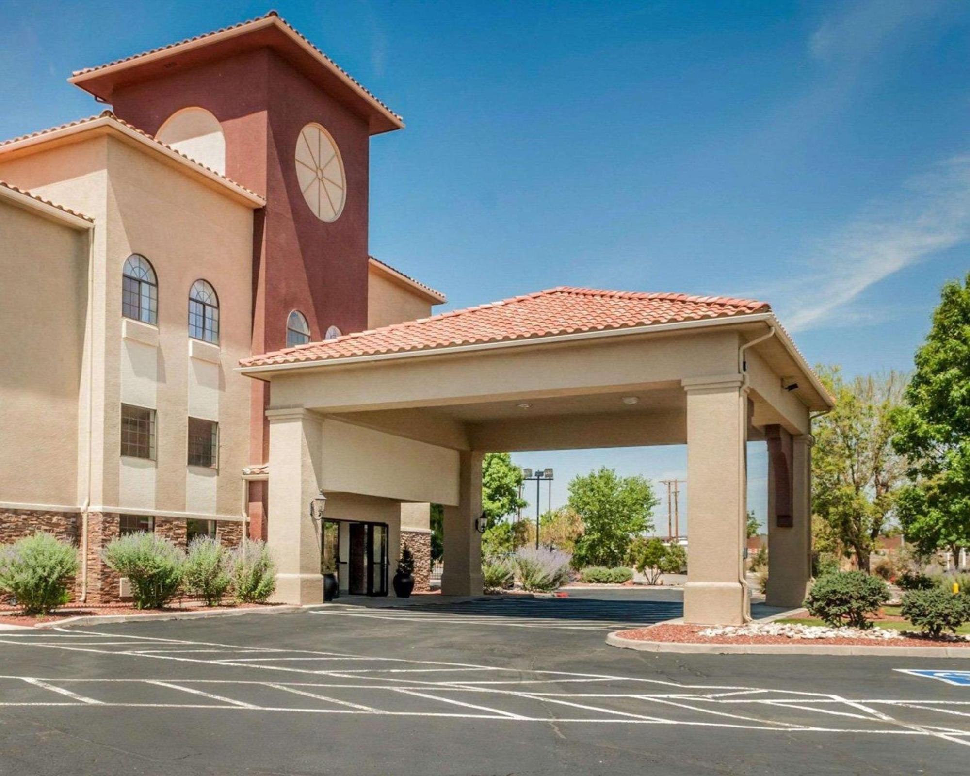 Quality Inn & Suites Albuquerque West Екстериор снимка