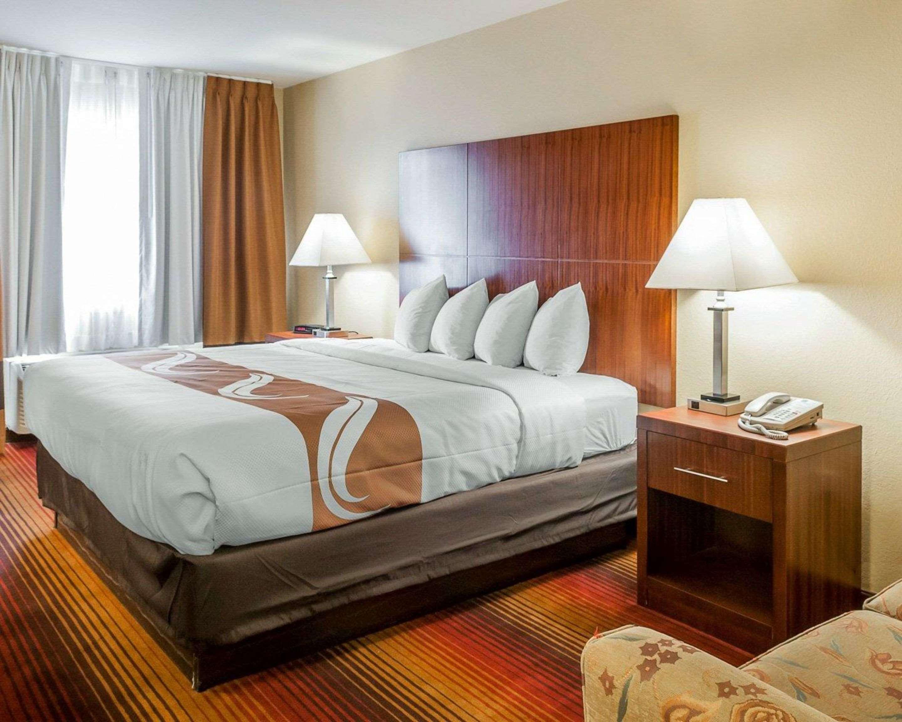 Quality Inn & Suites Albuquerque West Екстериор снимка