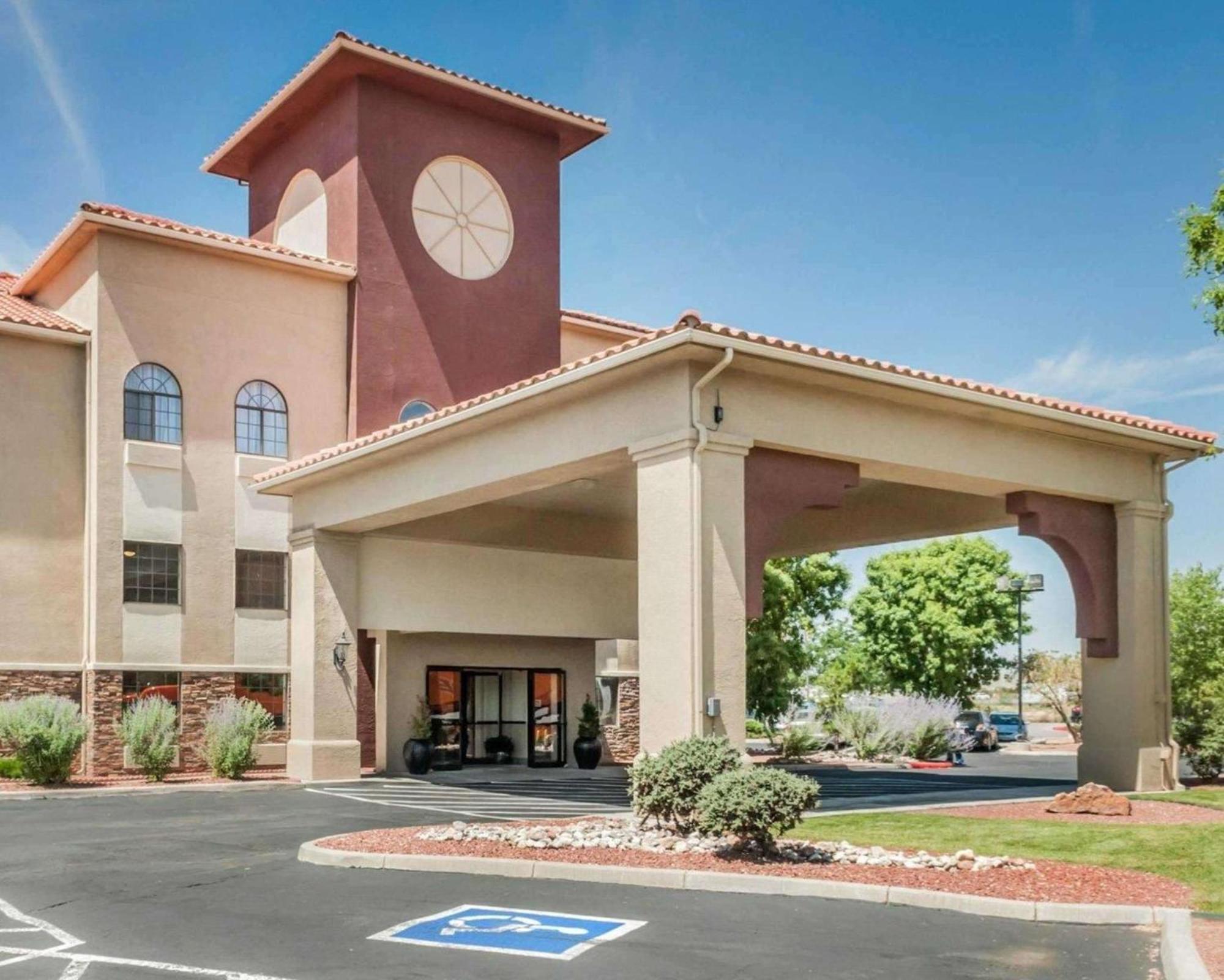 Quality Inn & Suites Albuquerque West Екстериор снимка