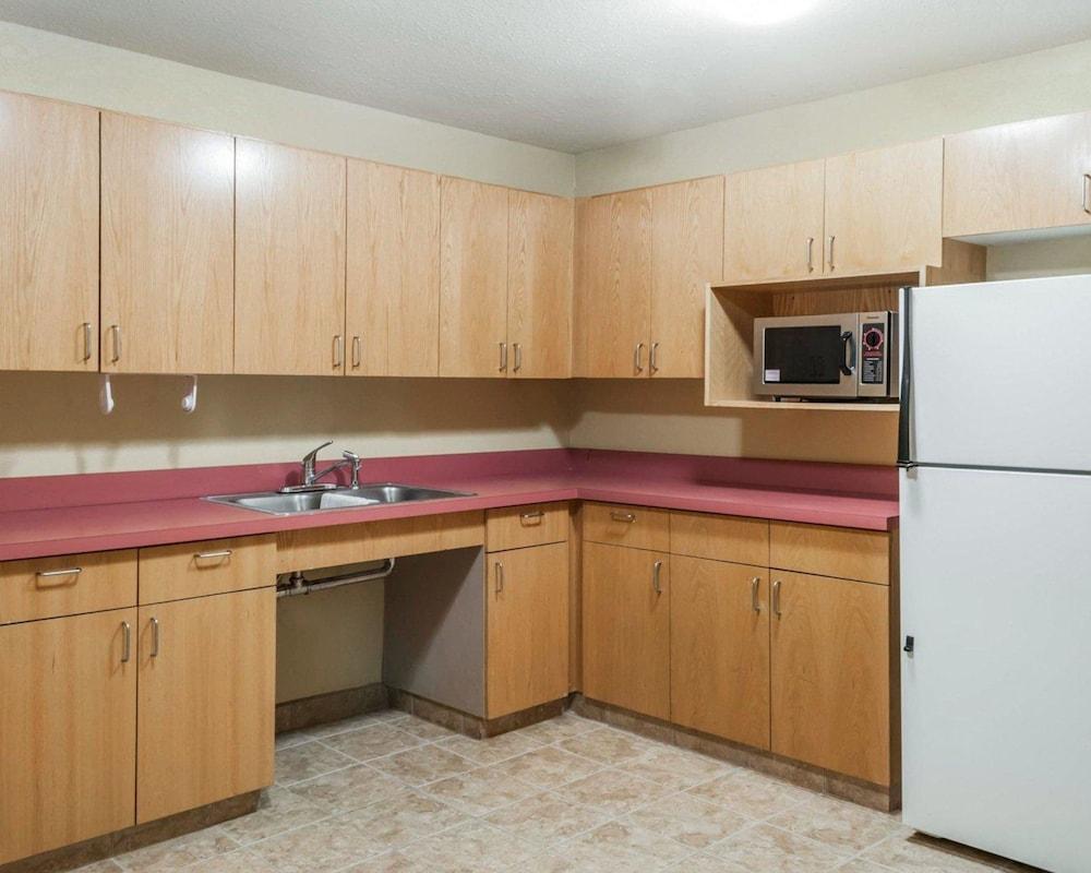 Quality Inn & Suites Albuquerque West Екстериор снимка