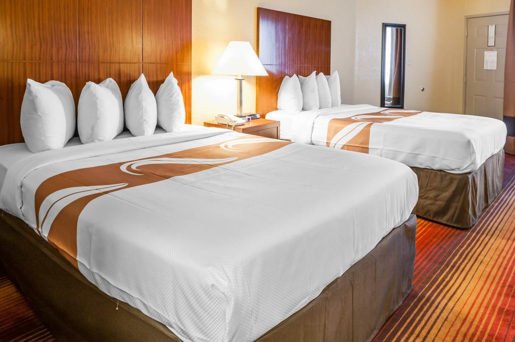 Quality Inn & Suites Albuquerque West Екстериор снимка