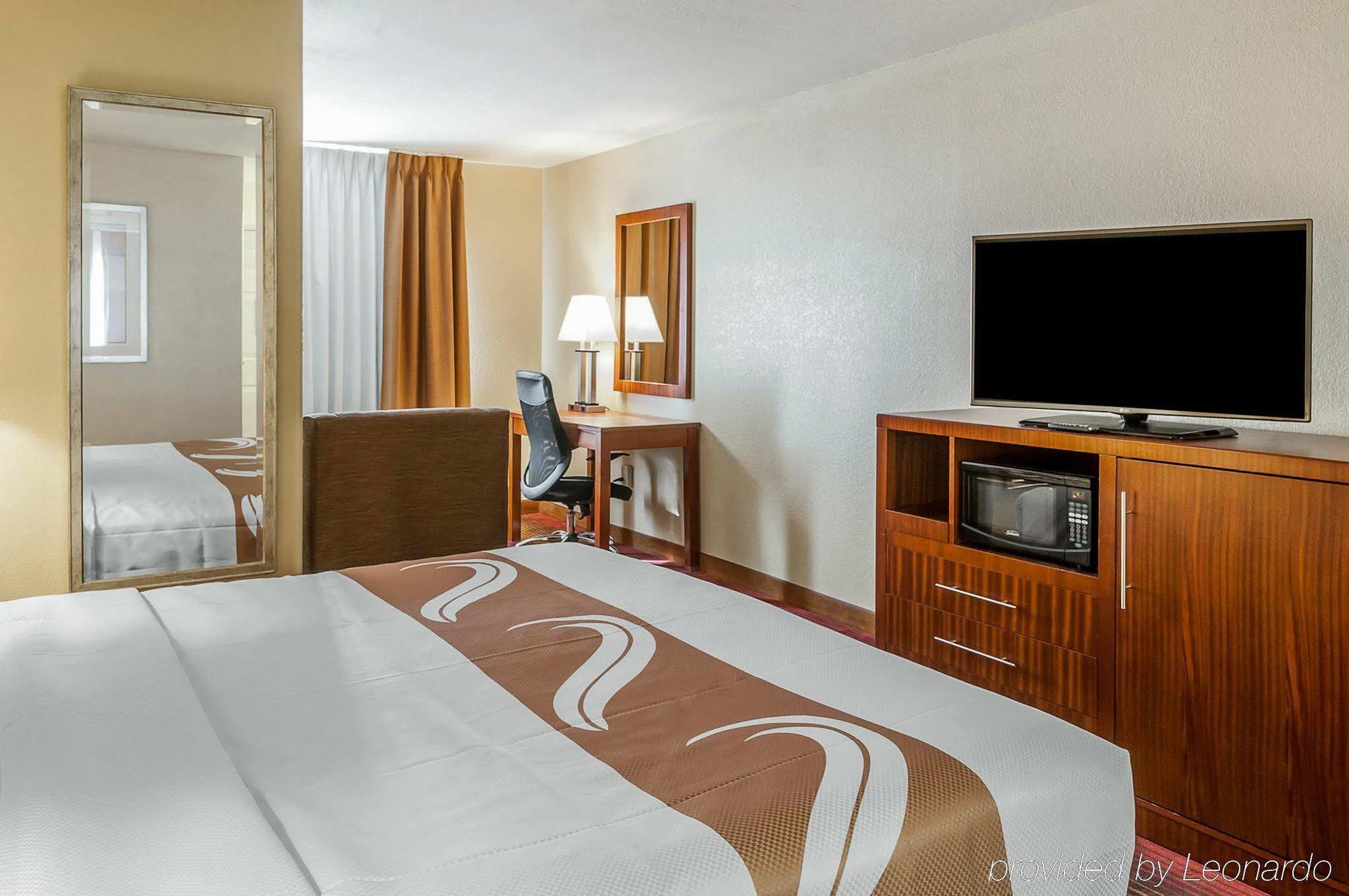 Quality Inn & Suites Albuquerque West Екстериор снимка