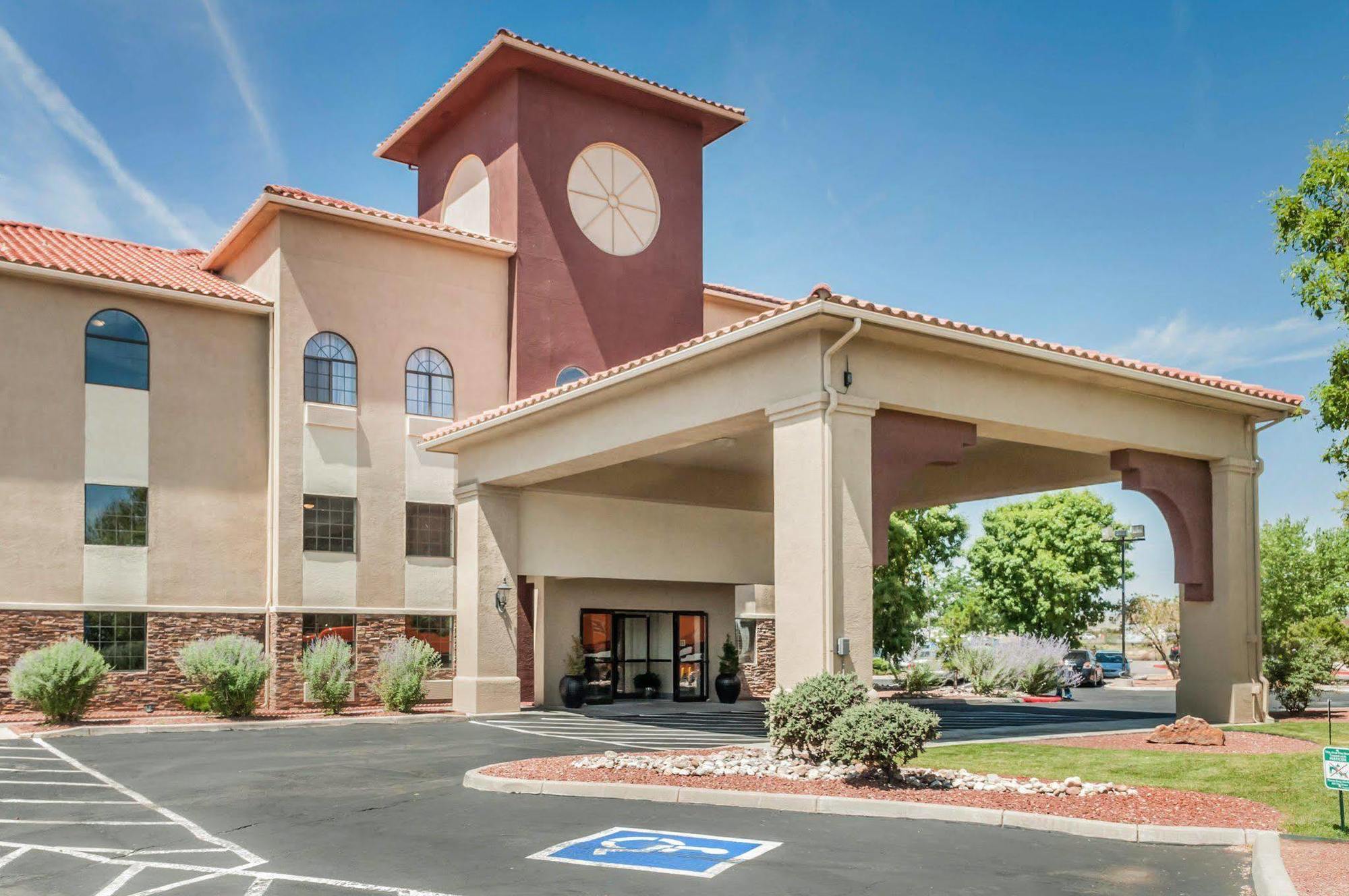 Quality Inn & Suites Albuquerque West Екстериор снимка